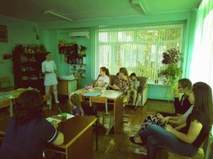 Фахівцями «Клініки, дружня до молоді» проведено акцію до Дня пам'яті померлих від СНІДу детская больница запорожье КНП «Міська дитяча лікарня №5» ЗМР – це єдина у місті Запоріжжі багатопрофільна дитяча лікарня, де сконцентровано всі види надання спеціалізованої медичної допомоги дитячому населенню: стаціонарної, консультативної амбулаторно-поліклінічної та виїзної для інтенсивної терапії новонародженим.