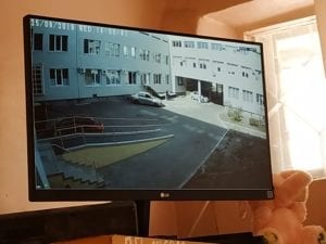 У лікарні встановлено систему захисту та відеоспостереження детская больница запорожье КНП «Міська дитяча лікарня №5» ЗМР – це єдина у місті Запоріжжі багатопрофільна дитяча лікарня, де сконцентровано всі види надання спеціалізованої медичної допомоги дитячому населенню: стаціонарної, консультативної амбулаторно-поліклінічної та виїзної для інтенсивної терапії новонародженим.