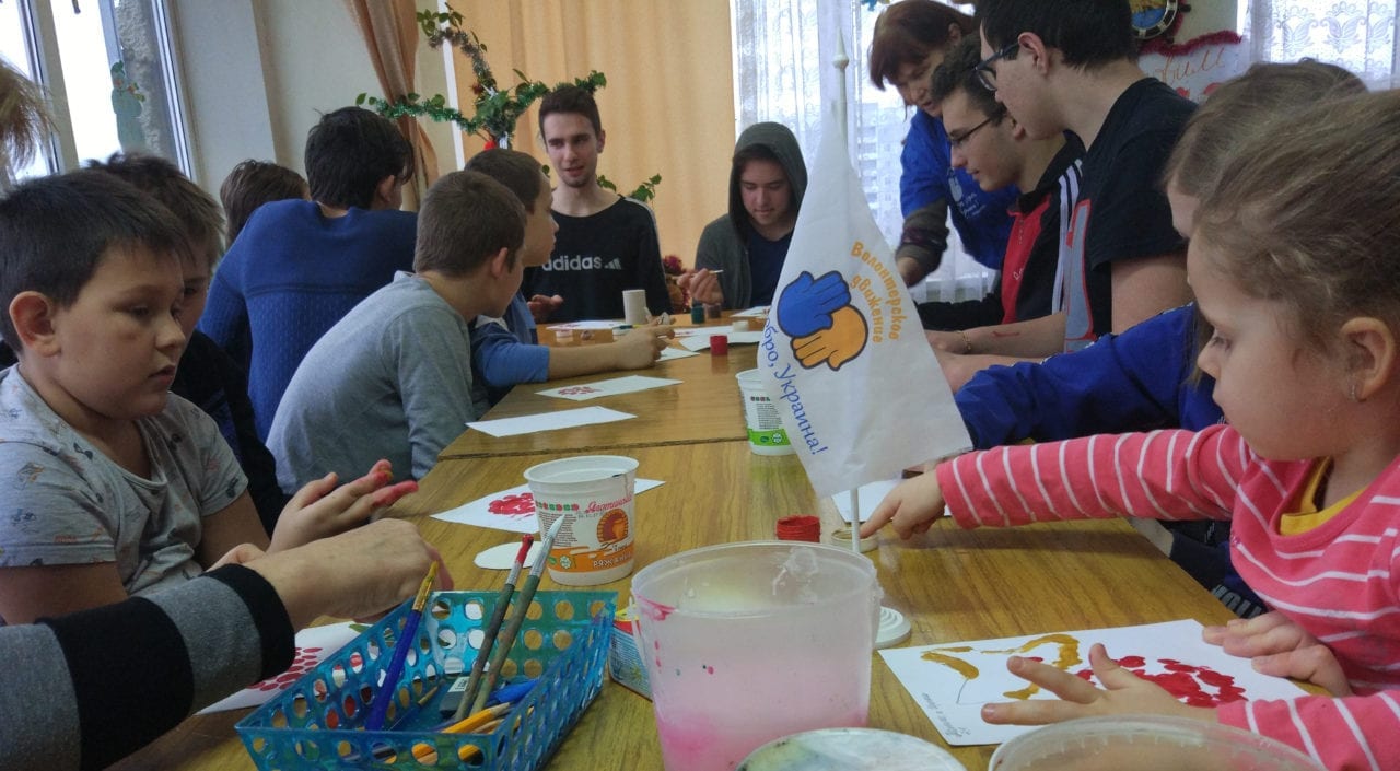 Волонтери «Твори добро, Україно!» прийняли участь в занятті з пацієнтами лікарні детская больница запорожье КНП «Міська дитяча лікарня №5» ЗМР – це єдина у місті Запоріжжі багатопрофільна дитяча лікарня, де сконцентровано всі види надання спеціалізованої медичної допомоги дитячому населенню: стаціонарної, консультативної амбулаторно-поліклінічної та виїзної для інтенсивної терапії новонародженим.