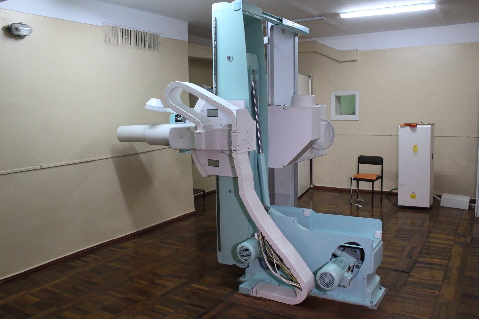 КНП «Міська дитяча лікарня № 5» ЗМР продовжує оновлюватися детская больница запорожье КНП «Міська дитяча лікарня №5» ЗМР – це єдина у місті Запоріжжі багатопрофільна дитяча лікарня, де сконцентровано всі види надання спеціалізованої медичної допомоги дитячому населенню: стаціонарної, консультативної амбулаторно-поліклінічної та виїзної для інтенсивної терапії новонародженим.